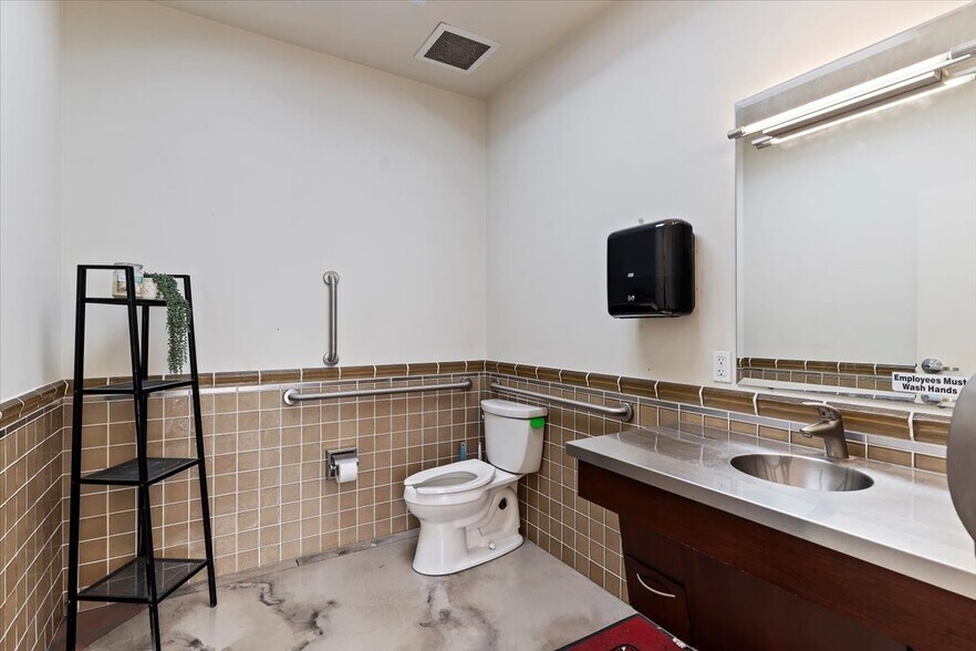 More Photos Of 825 S Gladiola St, Salt Lake City Warehouse For Sale