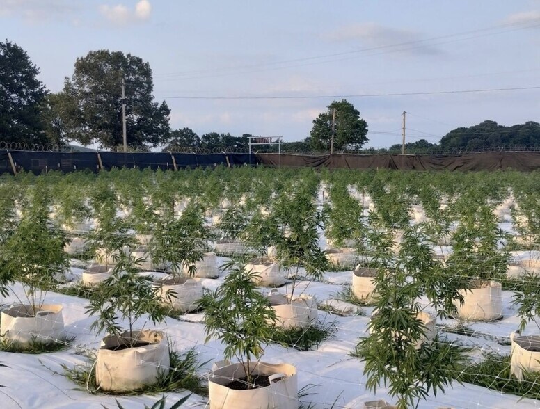 More Photos Of 947 N Buffington Rd, Sallisaw Warehouse For Sale