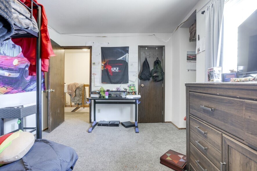More Photos Of 287-293 S Hoyt St, Lakewood Apartments For Sale