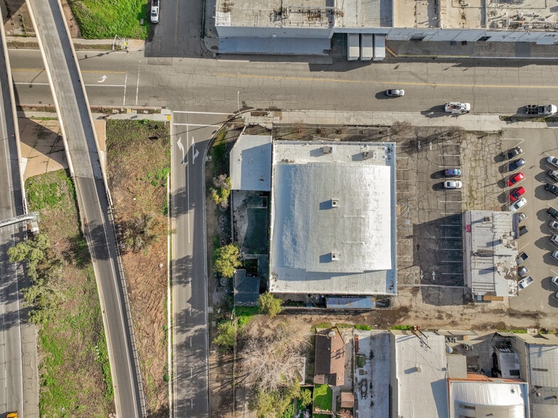 More Photos Of 2428 San Benito St, Fresno Showroom For Sale
