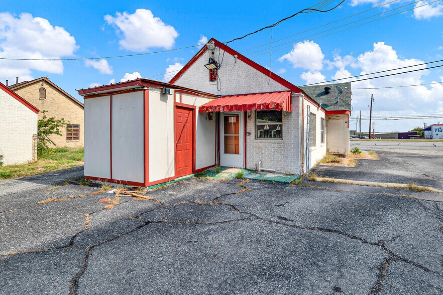 More Photos Of 2424 Texoma Pky, Sherman Office For Sale