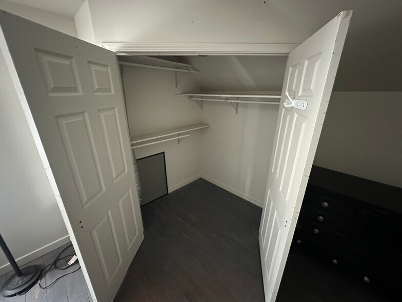 More Photos Of 430 Carolina Way, Highlands Flex For Sale