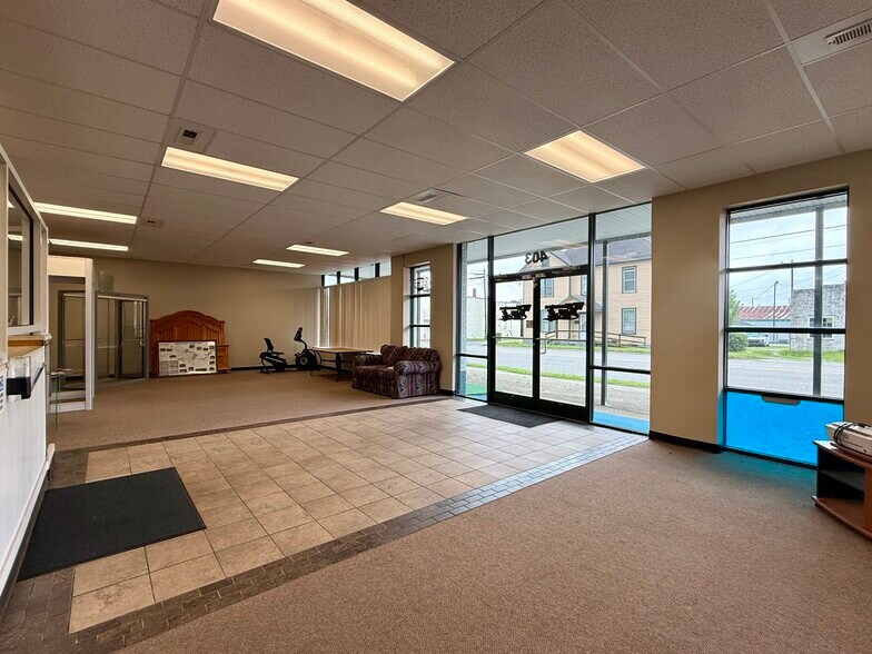 More Photos Of 403 Washington St, Williamston Office For Sale