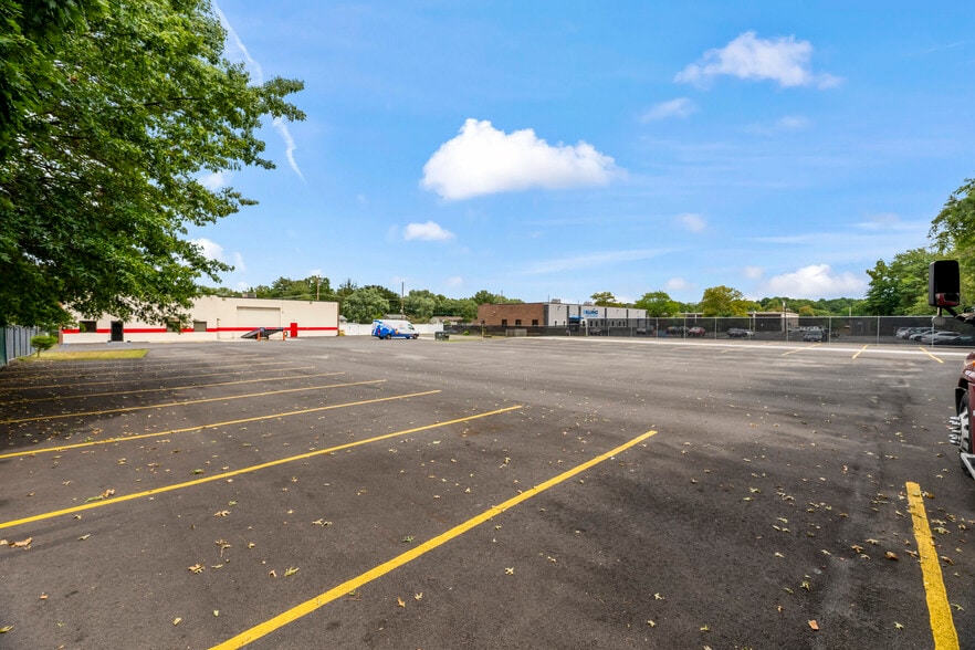 More Photos Of 154 Tices Ln, East Brunswick Manufacturing For Sale