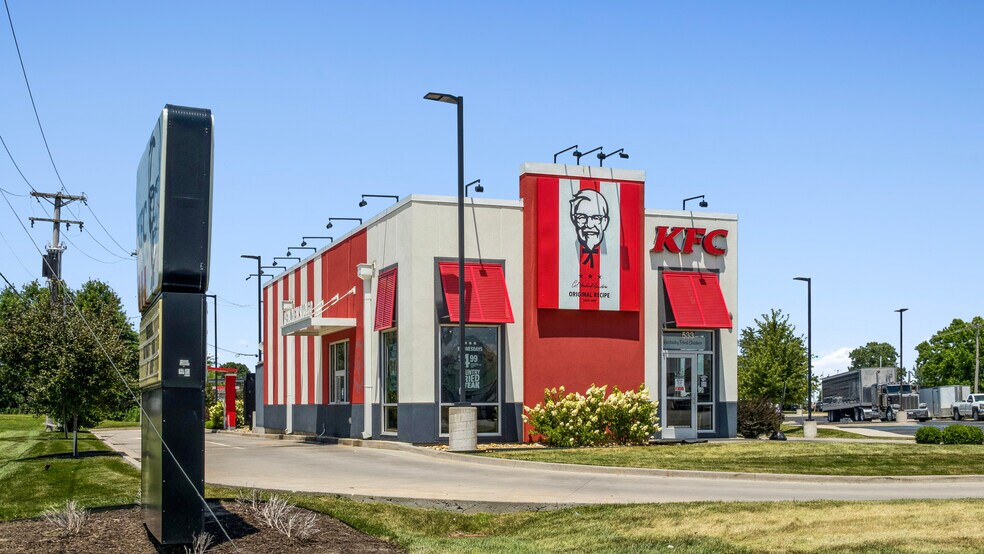 Primary Photo Of 533 US 24, Moberly General Retail For Sale