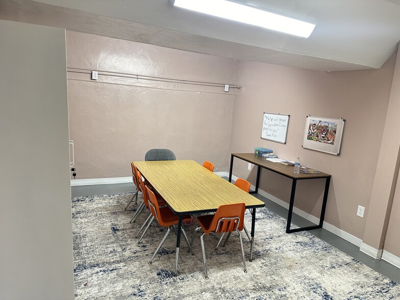 More Photos Of 1001 W Noble Ave, Visalia Specialty For Sale