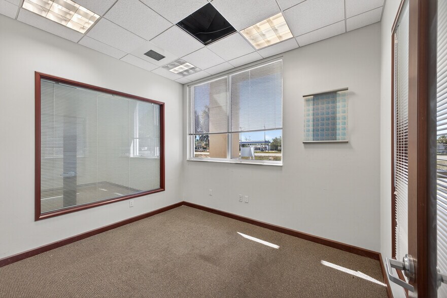 More Photos Of 18031 S Tamiami Trl, Fort Myers Bank For Lease