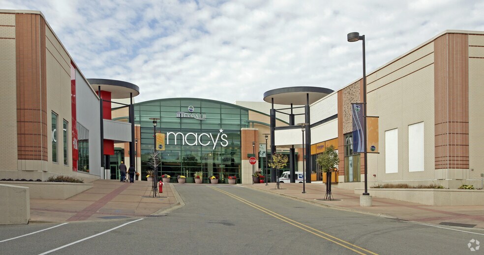 More Photos Of 702-726 N Midvale Blvd, Madison General Retail For Lease