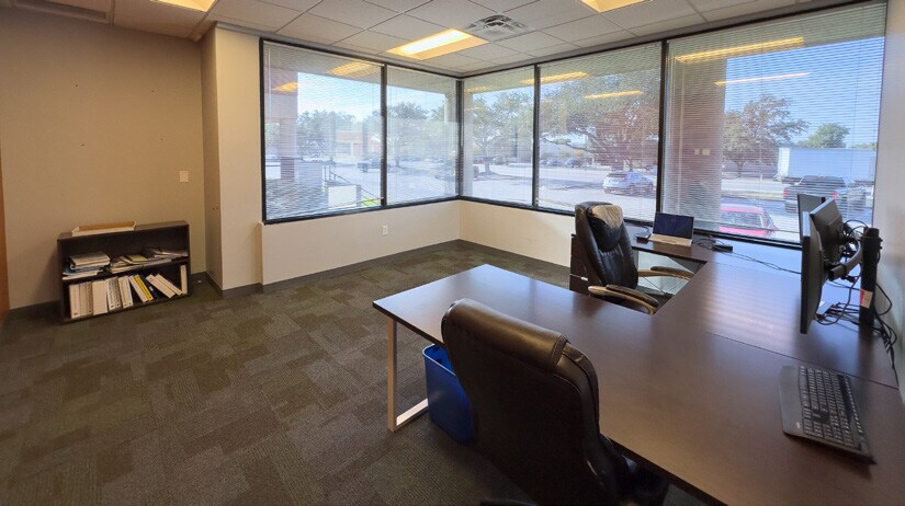 More Photos Of 4120 Freidrich Ln, Austin Showroom For Lease