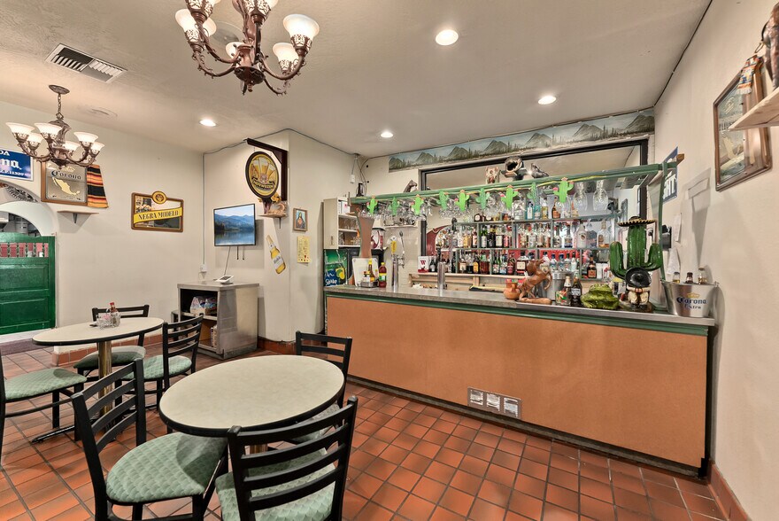 More Photos Of 1347 NE Stephens St, Roseburg Restaurant For Sale