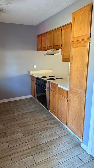 More Photos Of 111 Taylor Dr, Lexington Multifamily For Sale