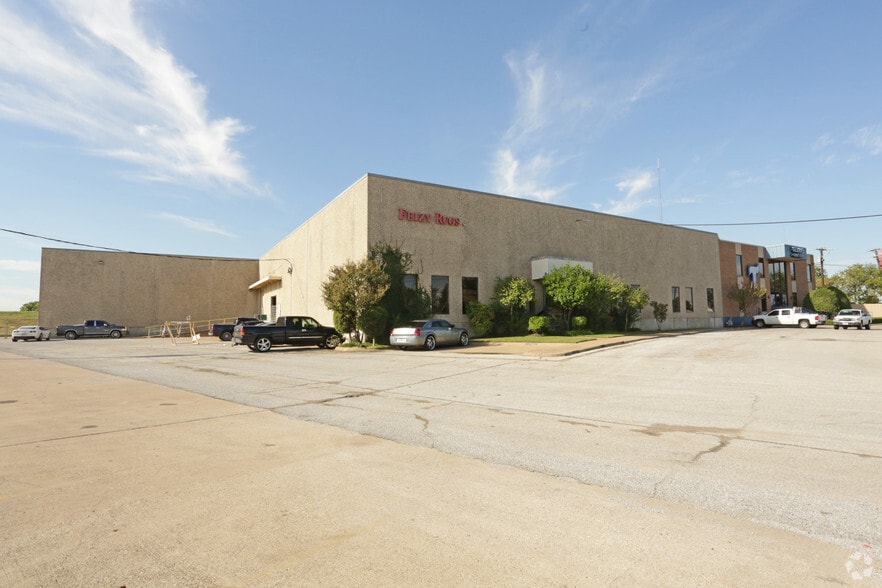 More Photos Of 2233 Irving Blvd, Dallas Warehouse For Lease