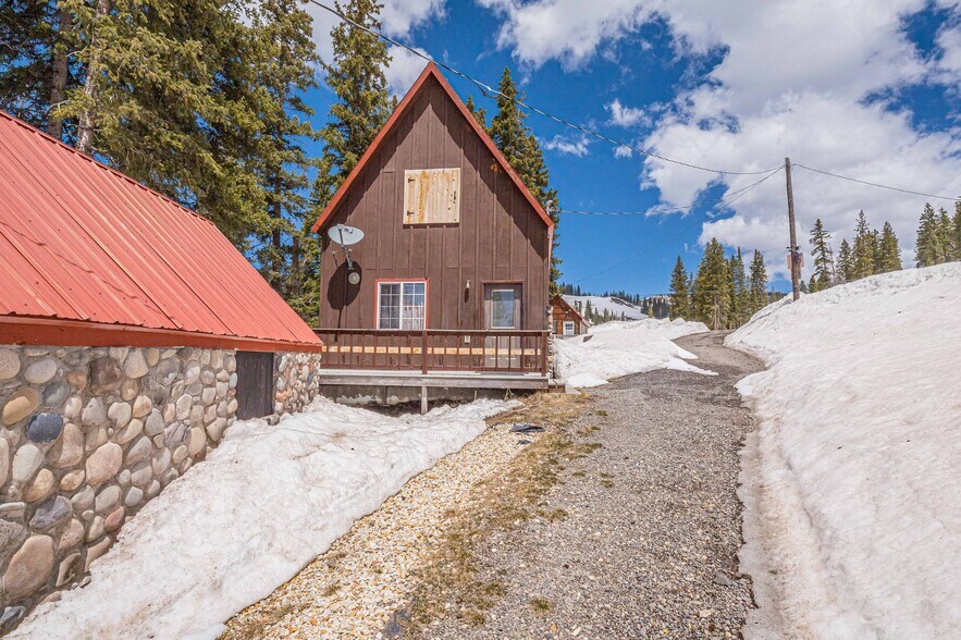More Photos Of 21221 Baron Lake Dr, Cedaredge Hotel For Sale