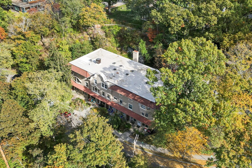 More Photos Of 1 Riverside Dr, Sleepy Hollow Village Apartments For Sale