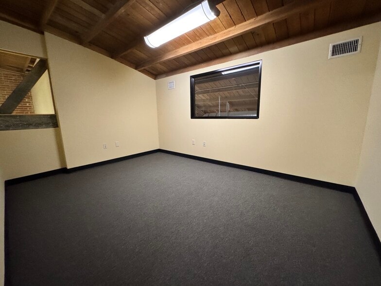 More Photos Of 3608 San Fernando Rd, Glendale Loft Creative Space For Lease