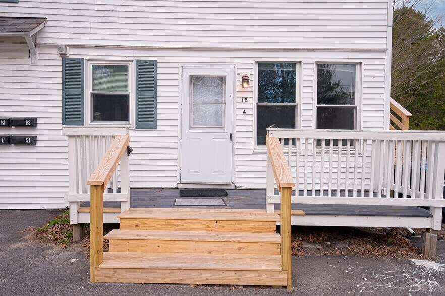 More Photos Of 15 South St, Freeport Apartments For Sale