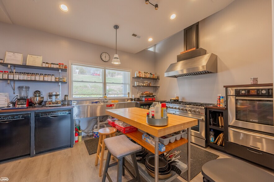 More Photos Of 125 River Ridge Dr, Pearisburg Hospitality For Sale