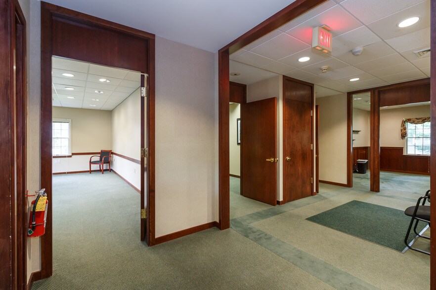 More Photos Of 683 Main St, Osterville Office For Sale