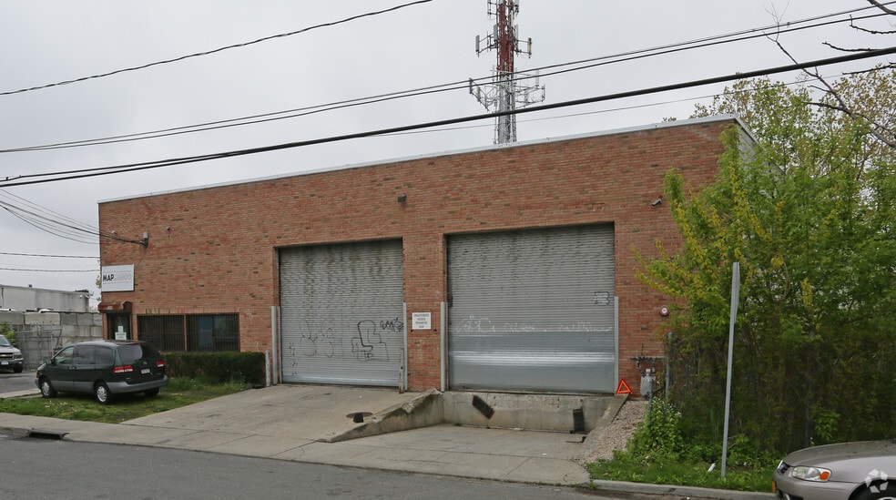 More Photos Of 254 Henry St, Inwood Warehouse For Sale