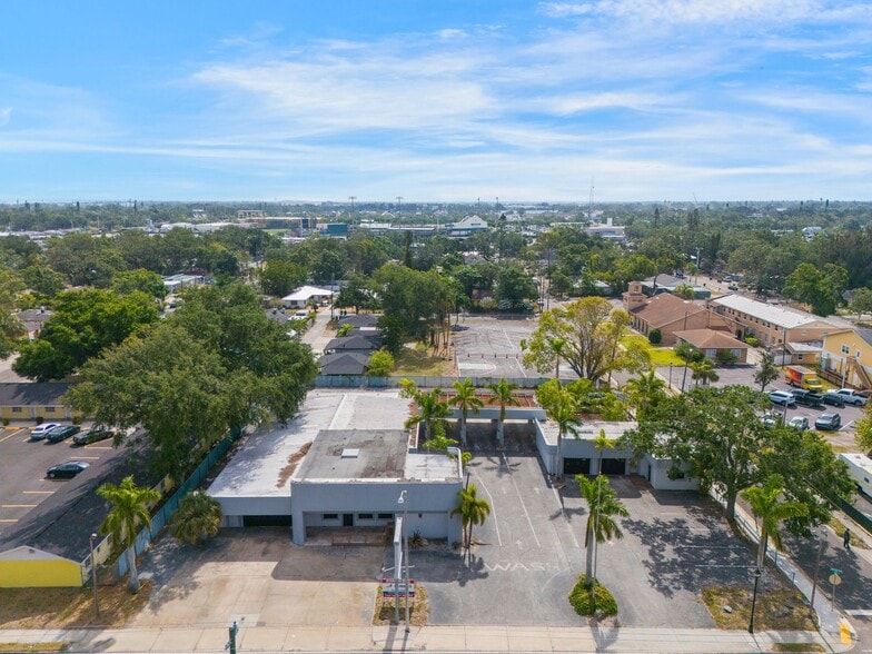 Primary Photo Of 1505 Tamiami Trl W, Bradenton Freestanding For Sale