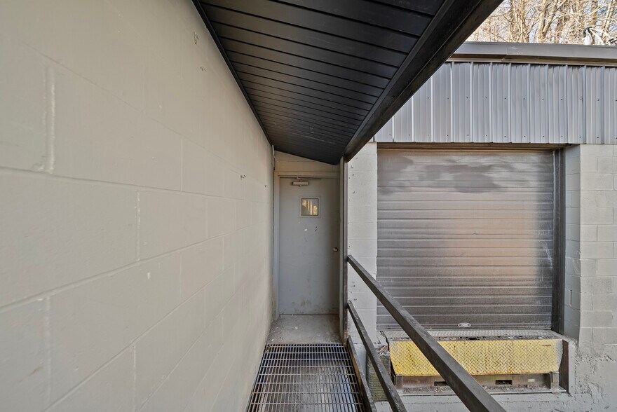 More Photos Of 174 N Main St, Franklin Light Manufacturing For Sale