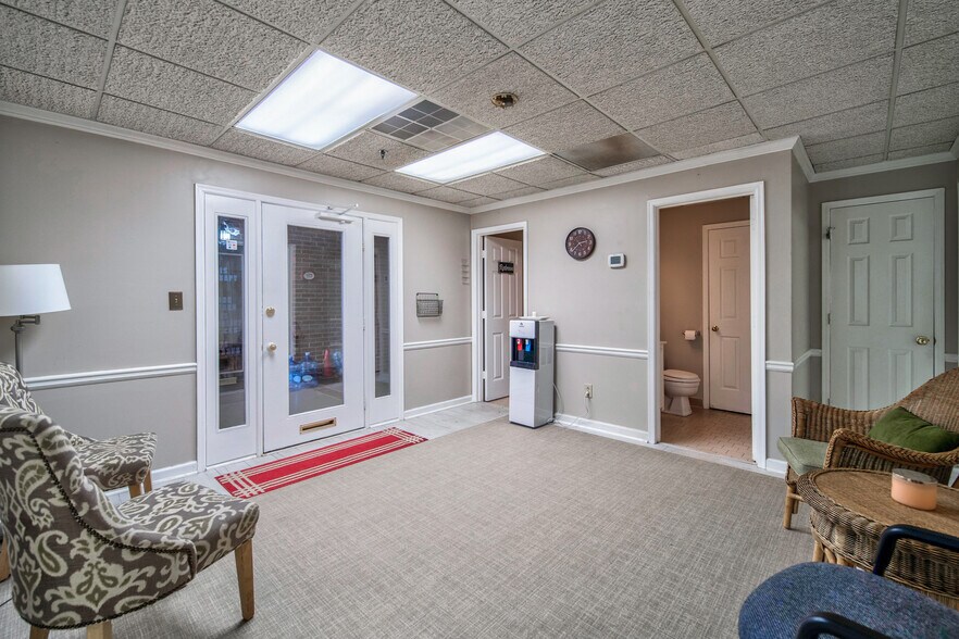 More Photos Of 425 E Crossville Rd, Roswell Office For Sale