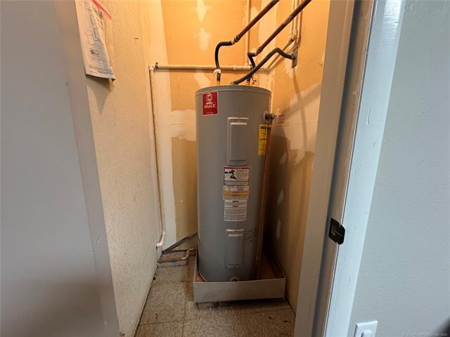 More Photos Of 1029 E Washington Ave, Mcalester Rehabilitation Center For Sale