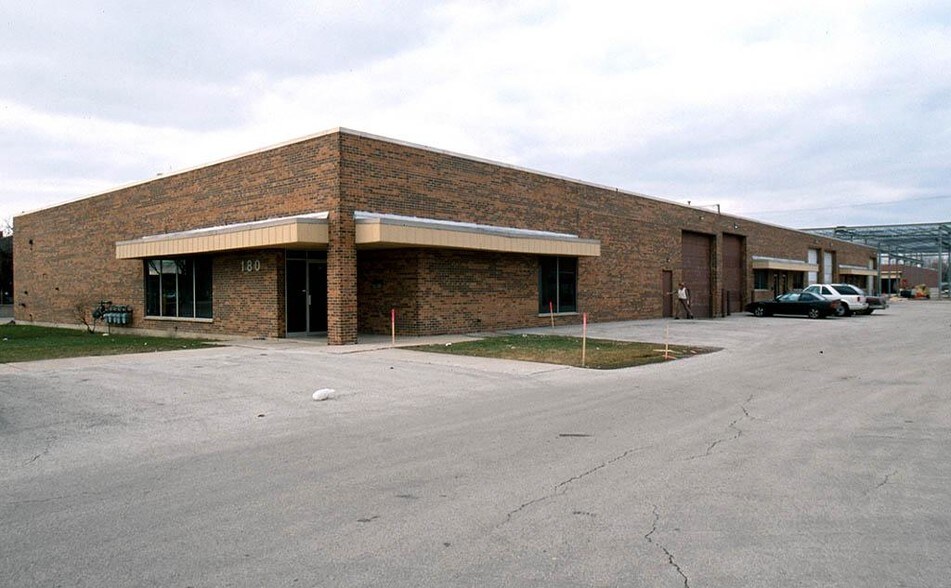 More Photos Of 180 Shepard Ave, Wheeling Warehouse For Lease