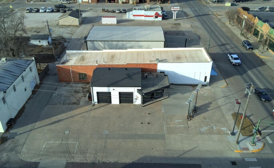 More Photos Of 803 N Lincoln Ave, York Flex For Sale