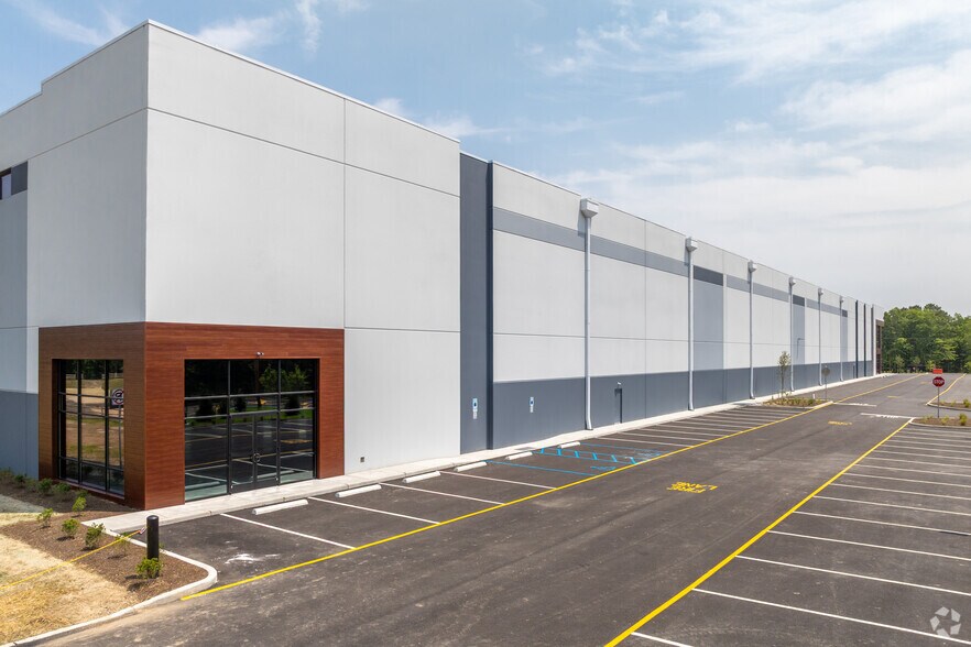 More Photos Of 620 W Commodore Boulevard, Jackson Distribution For Lease