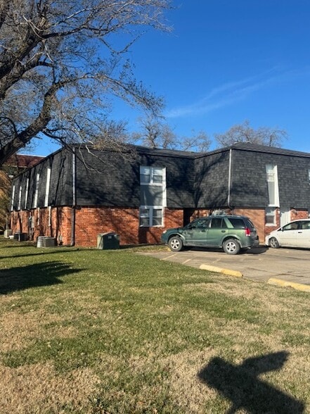 More Photos Of 1220 E Broadway St, Newton Apartments For Sale