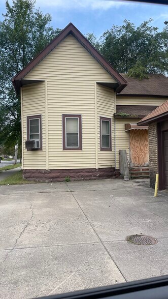 More Photos Of 6508 Lansing Ave, Cleveland Storefront Retail Residential For Sale