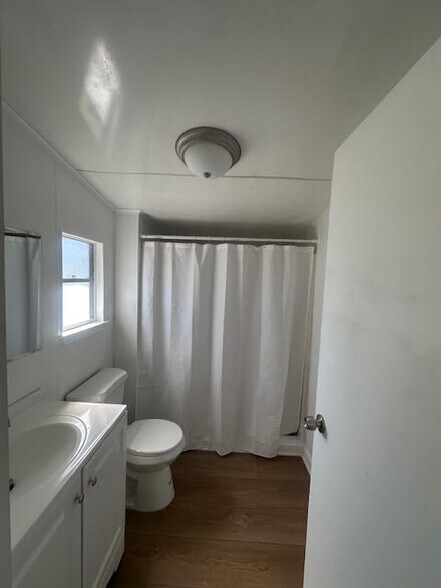 More Photos Of 3100 E Moody Blvd, Bunnell Office Residential For Lease