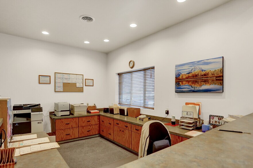 More Photos Of 655 Brown Rd, Myerstown Warehouse For Sale