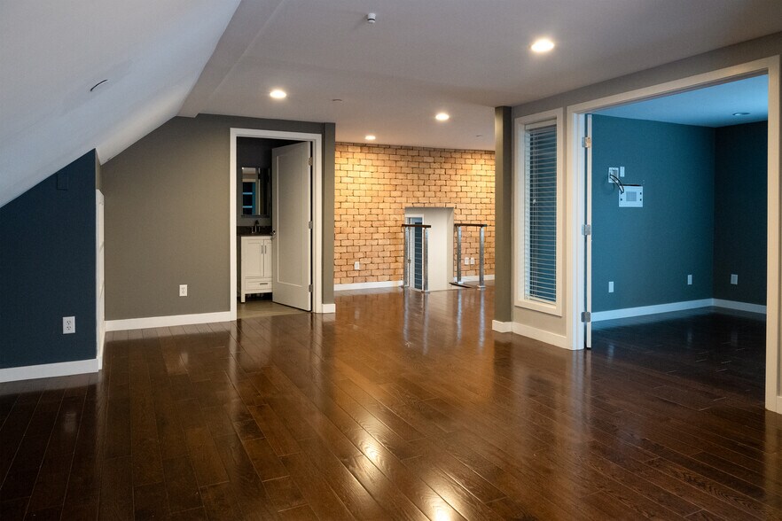 More Photos Of 51 Mill St, Hanover Office For Sale