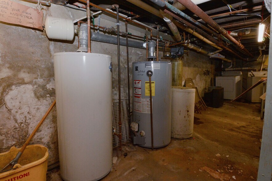 More Photos Of 101 S Main St, Richlandtown Restaurant For Sale