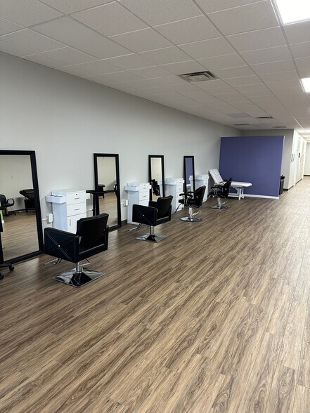 More Photos Of 5879-5891 S Transit Rd, Lockport Storefront For Lease