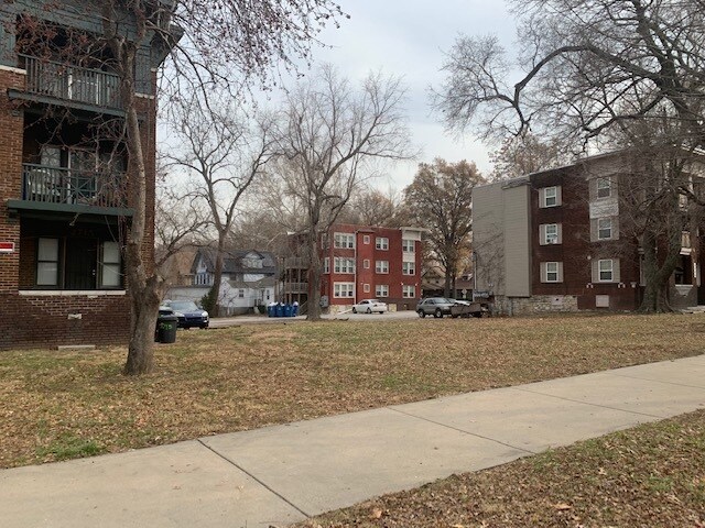 More Photos Of 2713-2715 Benton Blvd, Kansas City Apartments For Sale