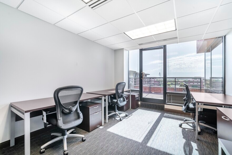 More Photos Of 7272 E Indian School Rd, Scottsdale Office For Lease