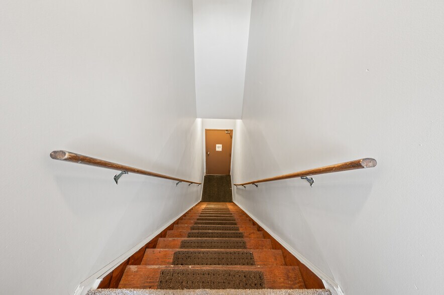 More Photos Of 547 Naugatuck Ave, Milford Apartments For Sale