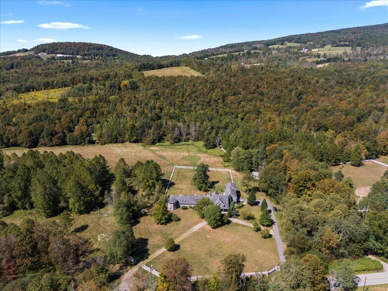 More Photos Of 3533 PA 2012, Union Dale Specialty For Sale