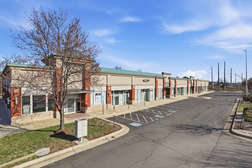 More Photos Of 23520 Overland Dr, Sterling Unknown For Lease