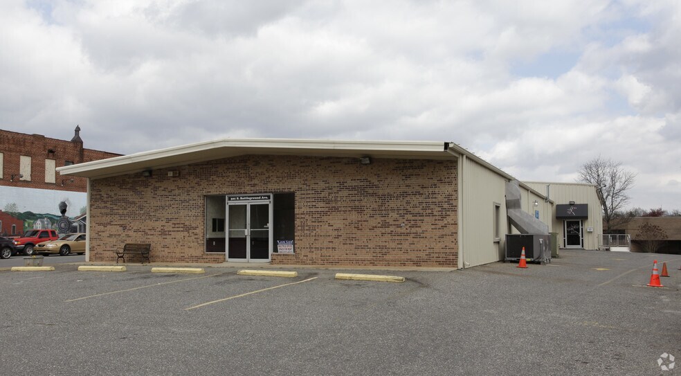 More Photos Of 301 S Battleground Ave, Kings Mountain Specialty For Sale