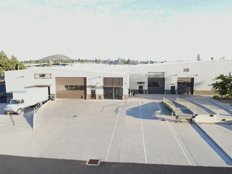 More Photos Of 20495 Murray Rd, Bend Warehouse For Lease
