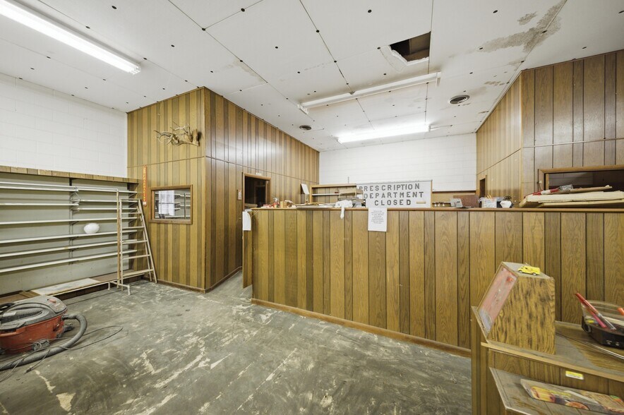 More Photos Of 120 N Main St, Bushnell Office Residential For Sale