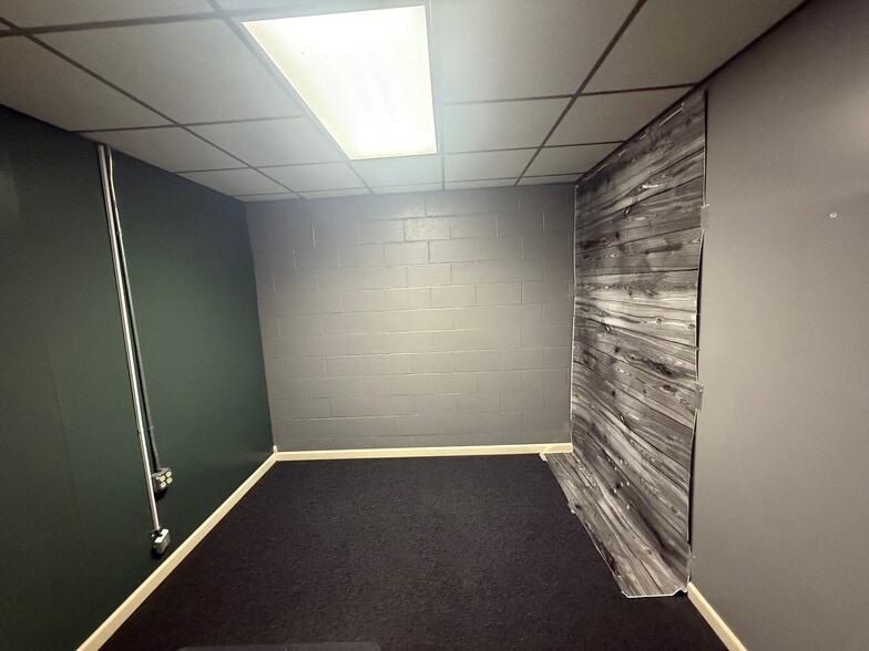 More Photos Of 3880-3888 Dayton-Xenia Rd, Dayton Storefront For Lease