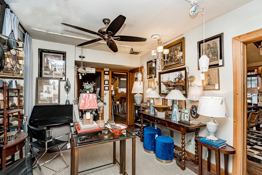 More Photos Of 545-555 S Foster Dr, Baton Rouge General Retail For Sale