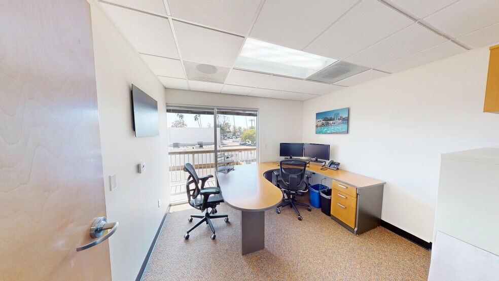 More Photos Of 1940 Garnet Ave, San Diego Medical For Sale