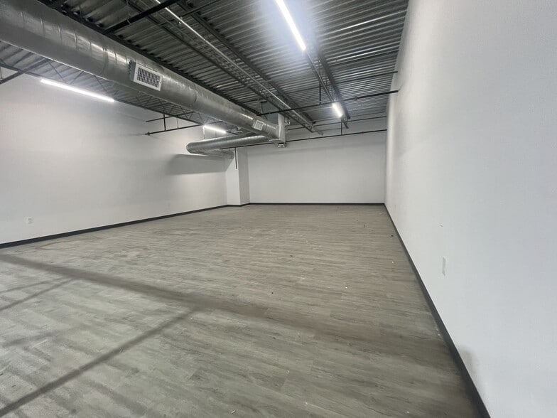 More Photos Of 2601 State Highway 121, Lewisville Light Distribution For Sale