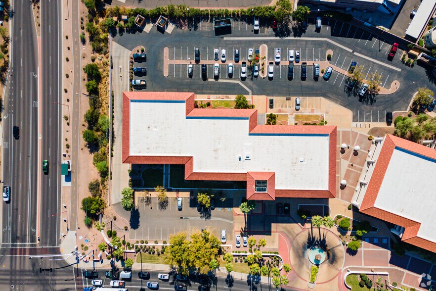 More Photos Of 8777 E Via de Ventura, Scottsdale Office For Lease